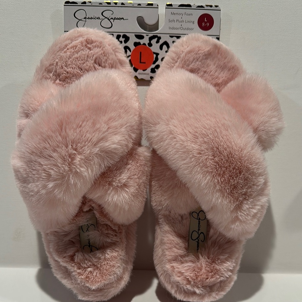 NWT Jessica Simpson Memory Foam, Soft Plush Lining for Indoor/Outdoor Slippers.